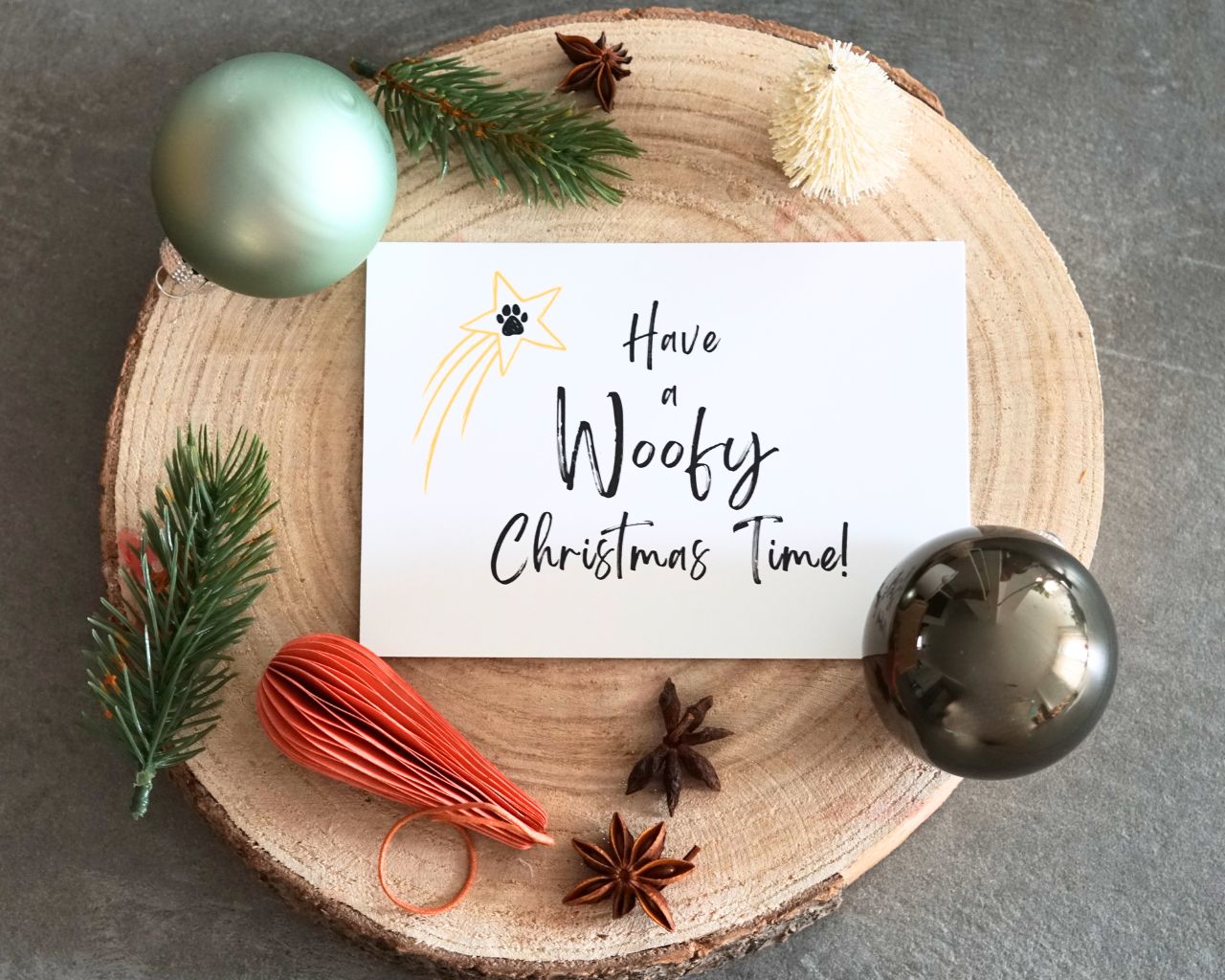 Weihnachtspostkarte "Have a Woofy Christmas Time"